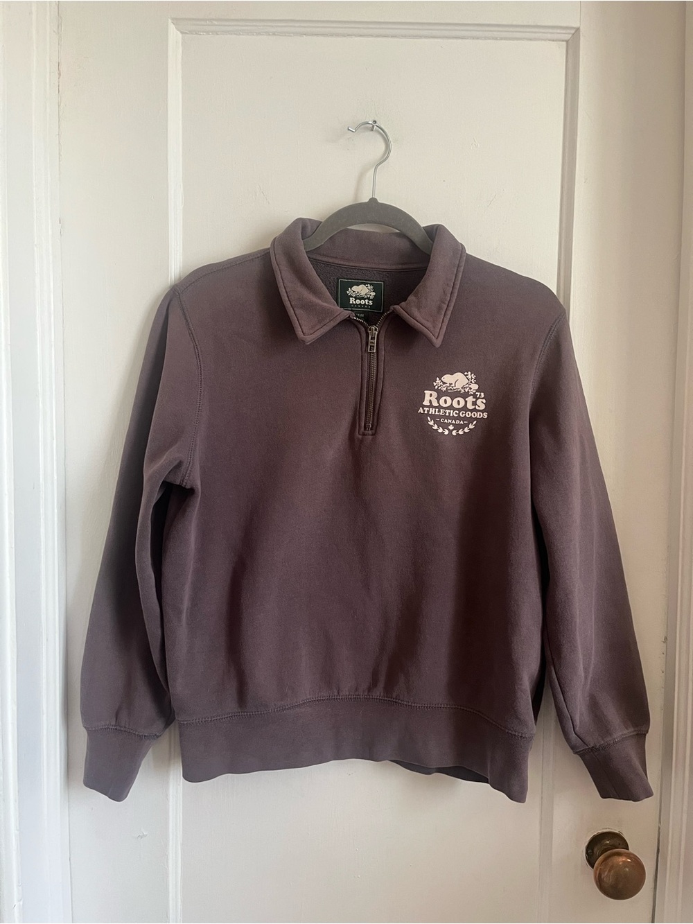 Roots Organic Cooper Relaxed Quarter Zip Stein in Mauve